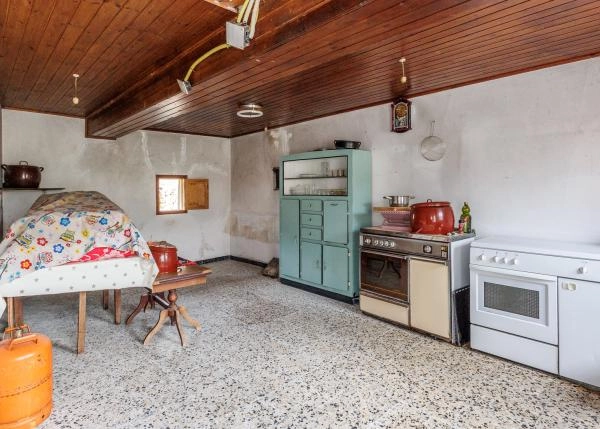 Galicia, Lugo, Ourol, casa de campo, cocina 2