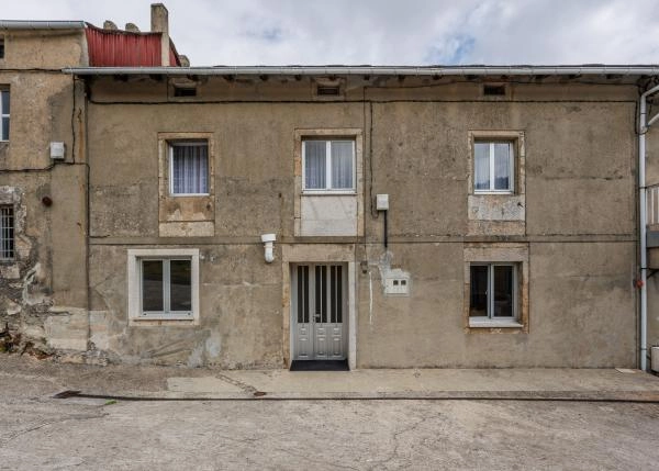 Galicia, Lugo, Ourol, casa de campo, vista frontal