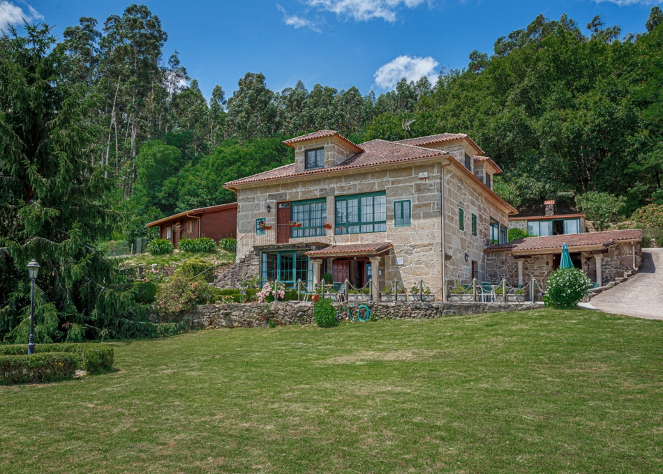 1180-Galicia, Pontevedra, Arbo, Country house, front view