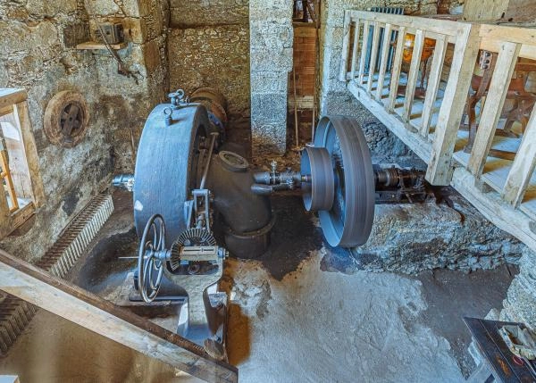 1030- Galicia, La Coruña, Cesures, Casa de campo, turbina 1