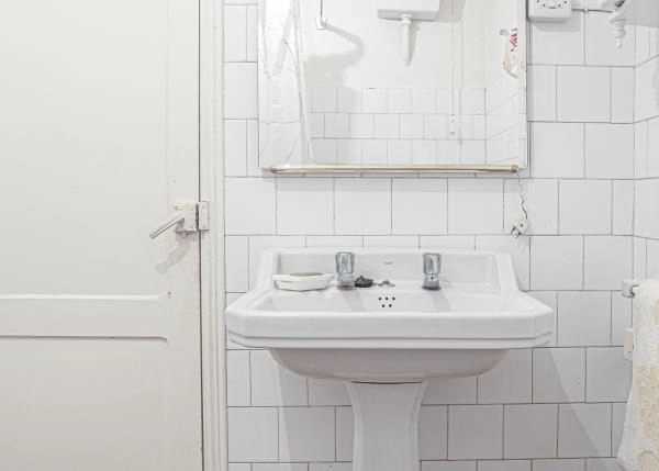 1270- Galicia, Lugo,Mondoñedo, casa de campo, baño