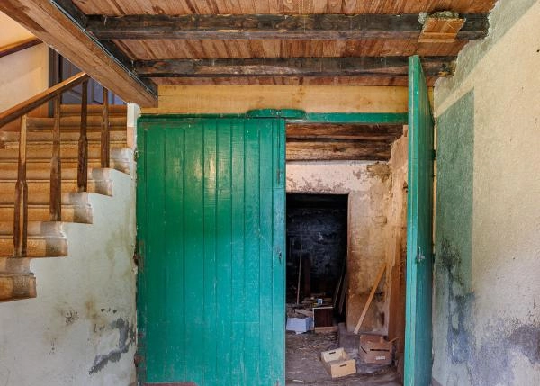 Galicia, Lugo, Sarria, country house, door to basement