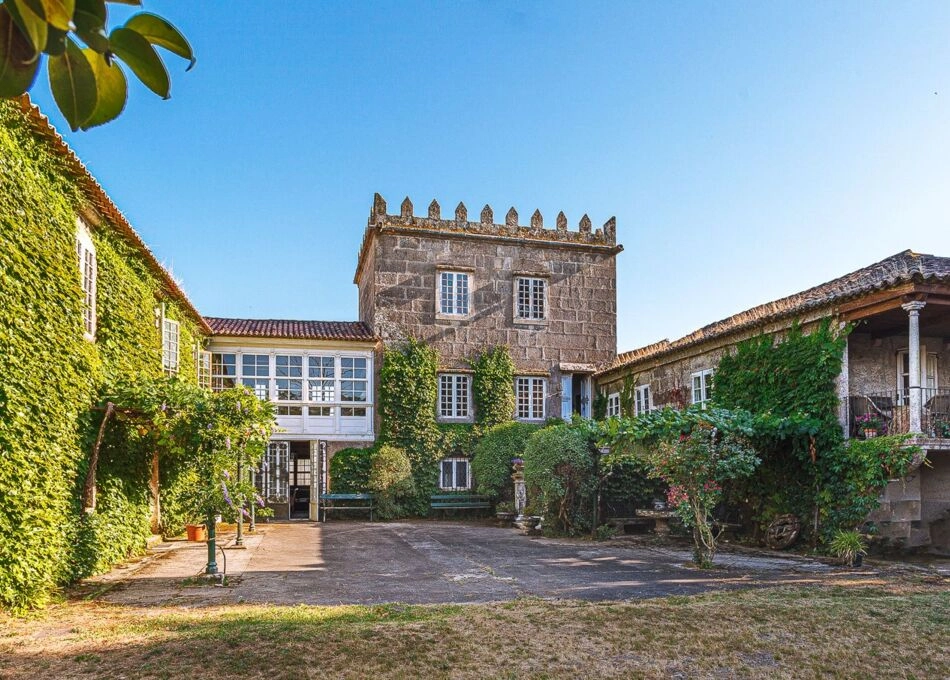  Galicia, Pontevedra, Pazo Parda, Casa de campo vista principal