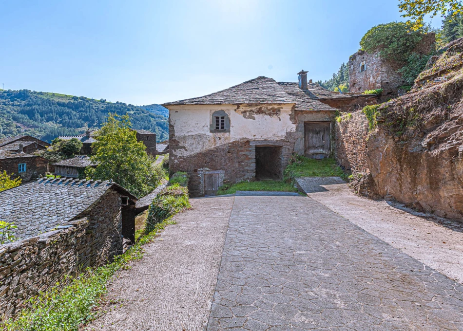 1219-Asturias, Argul, casa de campo, vista desde calle