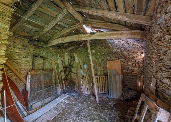 Galicia, Lugo, Pol, casa de campo, pajar para restaurar