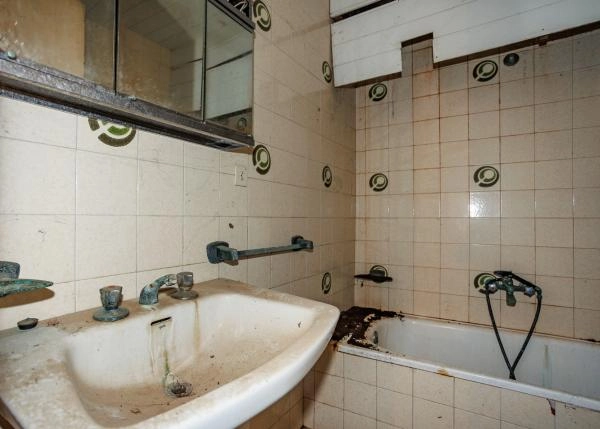 Galicia, La Coruña, Abegondo, granja, baño