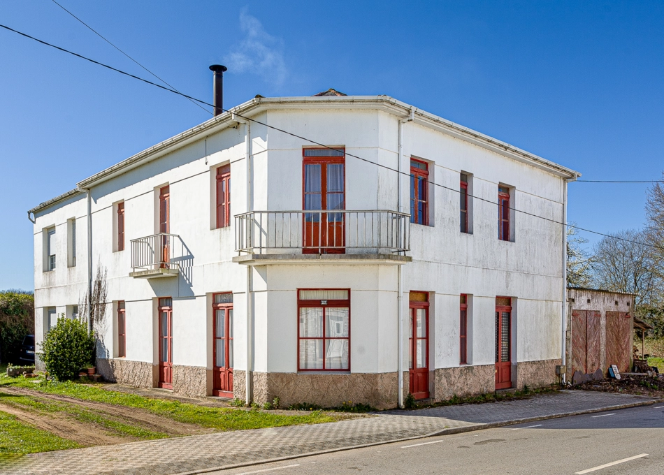 1270- Galicia, Lugo, Roupar, country house, exterior 