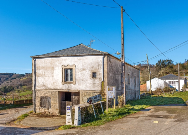 1271 Galicia, Lugo, A Fonsagrada, casa de campo, vista desde camino