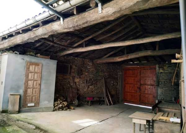 1319-Galicia, Lugo, Ligonde, Casa de campo, entrada patio