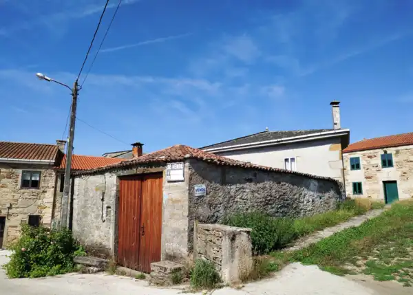 1319-Galicia, Lugo, Ligonde, Country house patio