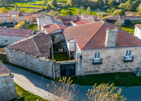 1331- Galicia, Lugo, Antas de Ulla , country house, arial view 1