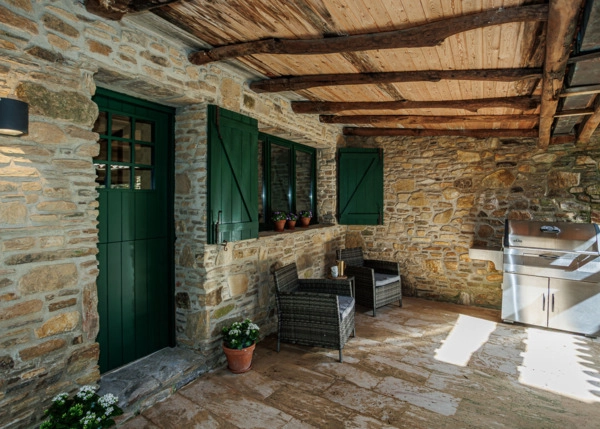 GCH-1337-porche-entrada-barbacoa