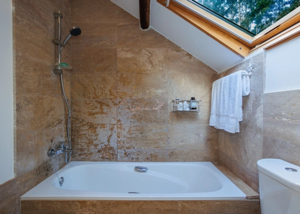 GCH-1337-bañera-marmol-diseño