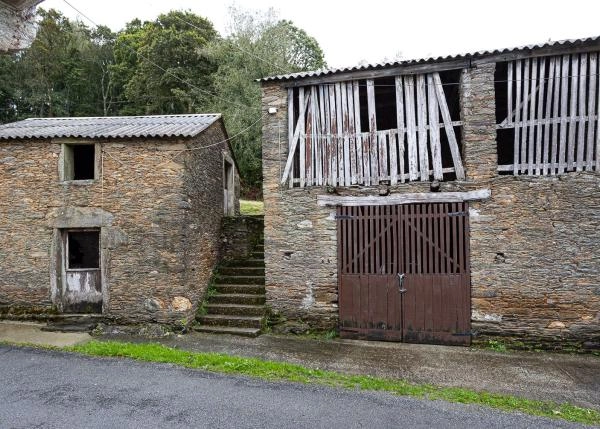 Galicia, Lugo, Gondaisque, casa de campo, naves 