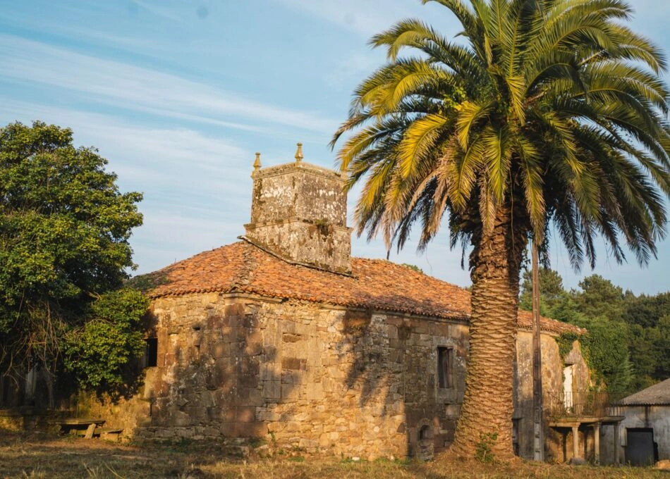 1363- Galicia, Pontevedra, Lalin casa de campo, vista lateral