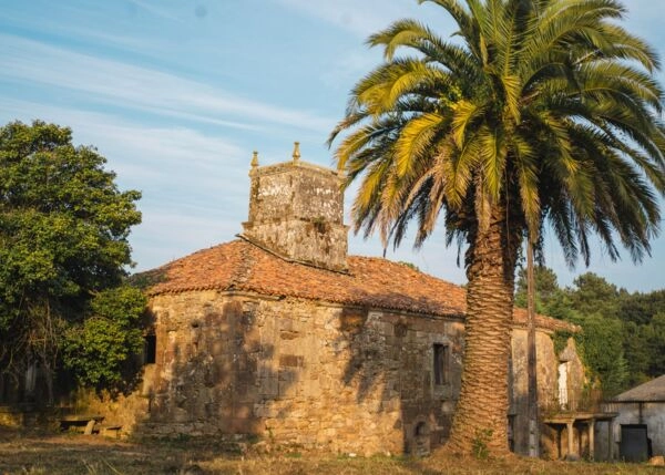1363- Galicia, Pontevedra, Lalin casa de campo, vista lateral