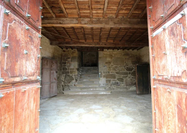 1375 Galicia, Lugo, Panton, Casa de campo, main door