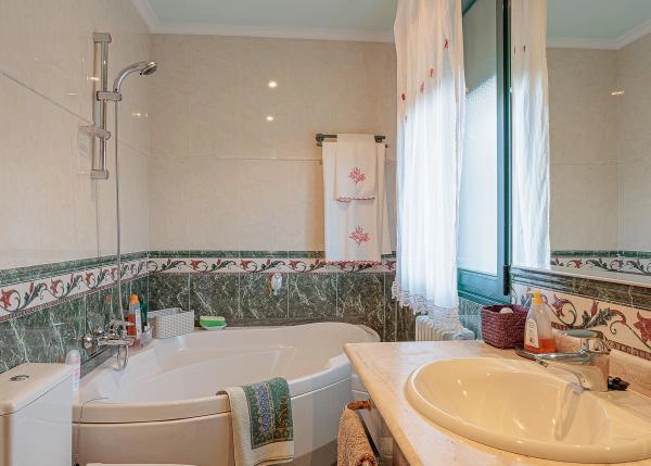 Leon, El Bierzo, country house, bathroom 