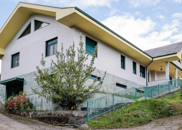 Leon, El Bierzo, country house, front view
