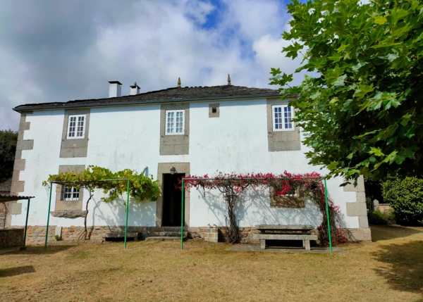 1392- Galicia, Lugo, Gayoso, country house, rear view   