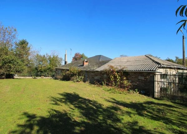 1396- Galicia, Lugo, Lancara, country house, view from garden 3