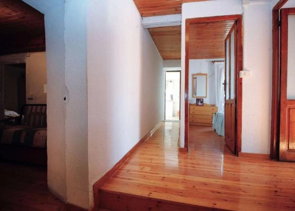 1396- Galicia, Lugo, Lancara, casa de campo, pasillo