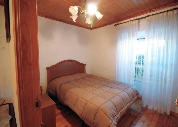 1396- Galicia, Lugo, Lancara, casa de campo, habitacion 2
