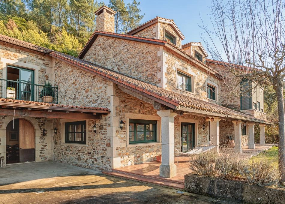 Galicia, Ourense,Catasol, casa de campo, vista de frente