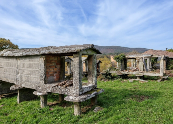 Galicia, Ourense, Lebozan, horreos 4