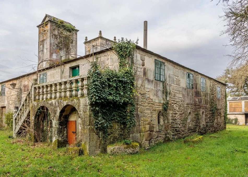 Galicia, Lugo, Outeiro de Rei, Pazo, vista frontal 2