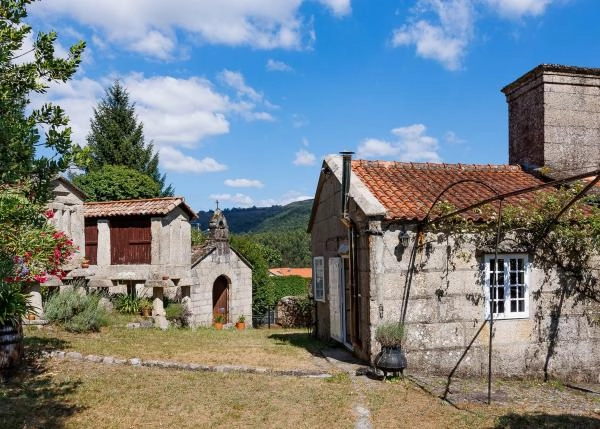 1465-Galicia, Pontevedra, Gaxate,casa de campo, pazo con alpendres