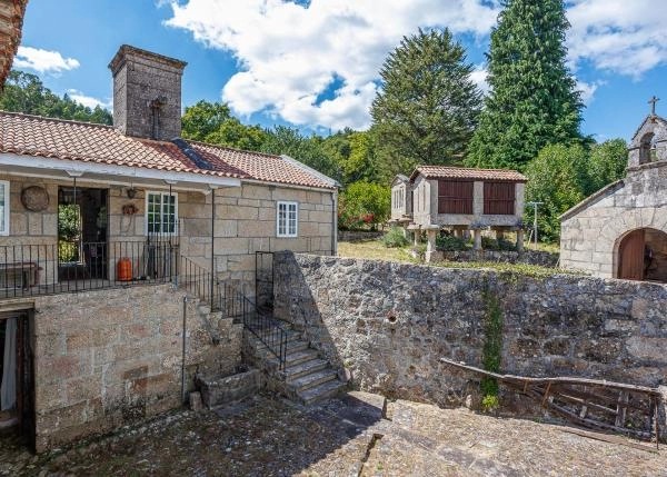  1465-Galicia, Pontevedra, Gaxate,casa de campo, vista area 3