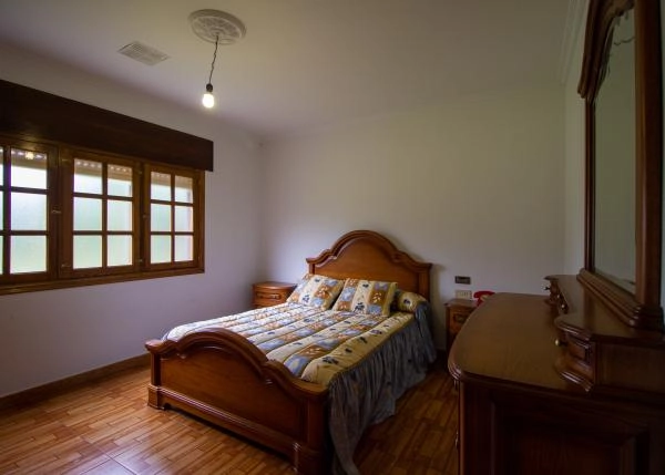 1554- Galicia, Lugo, Castro de Rei, country house, bedroom 1