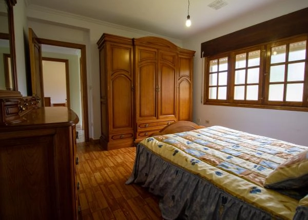 1554- Galicia, Lugo, Castro de Rei, country house, bedroom  2