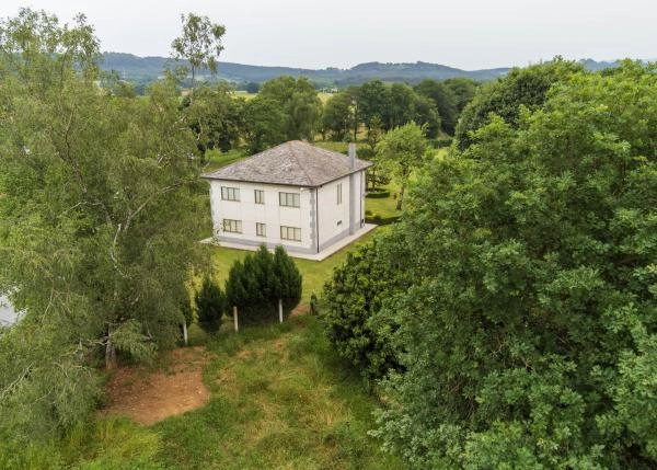 1533-Galicia, Lugo, Castro de Rei, country house, arial view 3