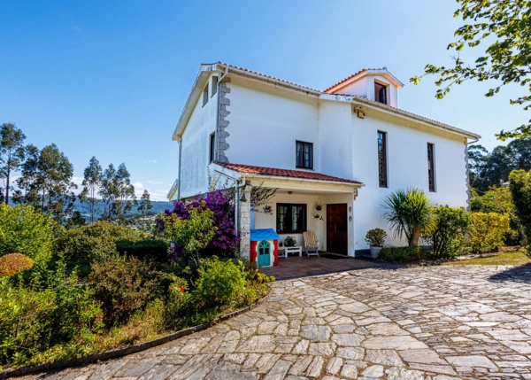 Galicia, la Coruña, Pontedeume, Casa de campo, entrada