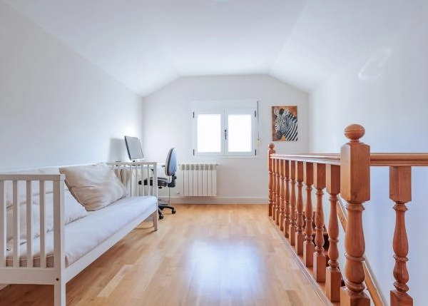 Galicia, Lugo, Castro de Rei, chalet, reparting level