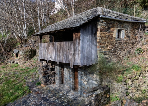 1551- Galicia,Lugo, Cervantes, casa de campo para restorar