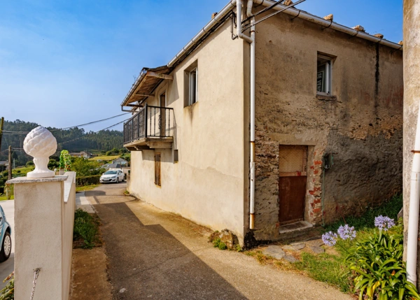 1555- Galicia, Lugo, Viveiro, country house, lateral view  1    