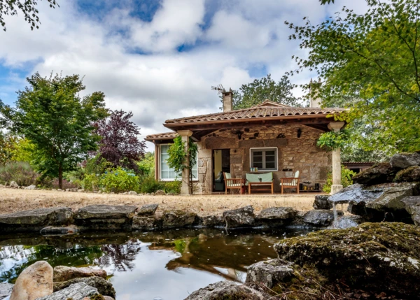 Galicia, Lugo, Antas de Ulla, country house, seen from pond