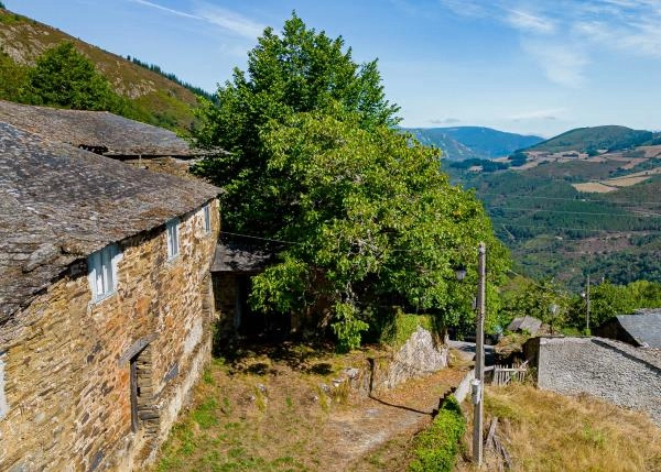 Asturias, La Muria, pueblo vista area 1