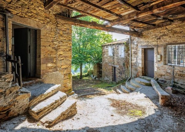 Asturias, La Muria, pueblo, patio 11