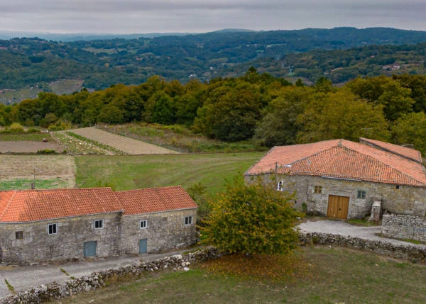 1600-Galicia, Lugo, Chantada, country house  arial view 1