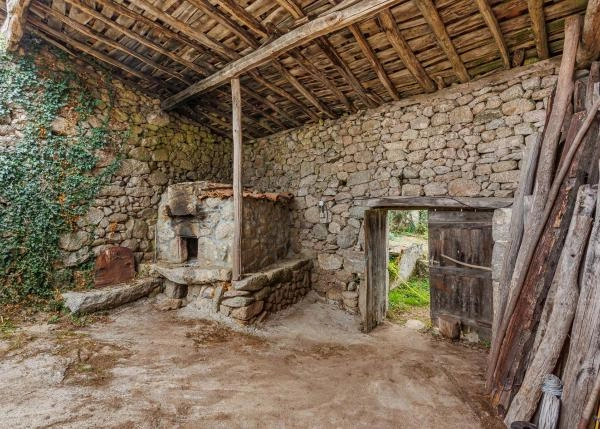 1600-Galicia, Lugo, Chantada, casa de campo patio 1