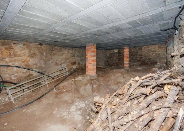 1600-Galicia, Lugo, Chantada, casa de campo bajos 1