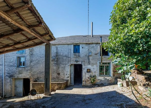 1605-Galicia, Lugo, Fonsagrada, casa de campo patio