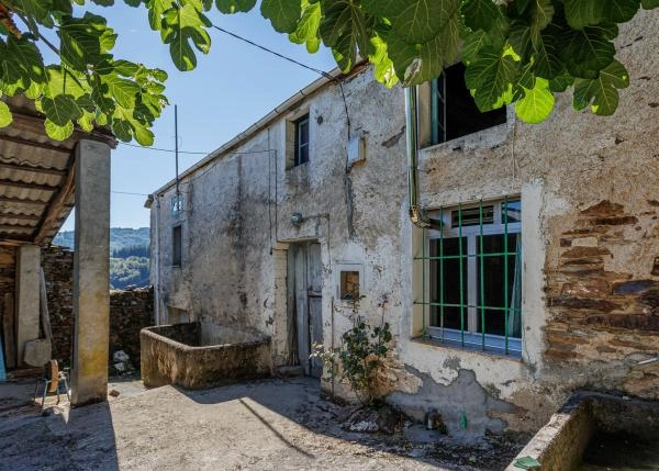 1605-Galicia, Lugo, Fonsagrada, casa de campo, vista desde patio