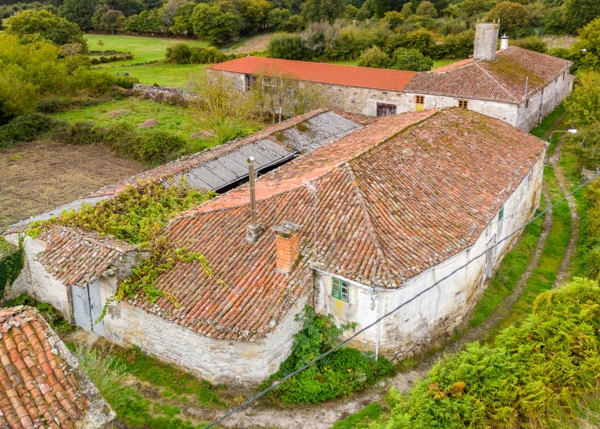  1609-Galicia, Lugo, Palas de Rei, country house arial view 3