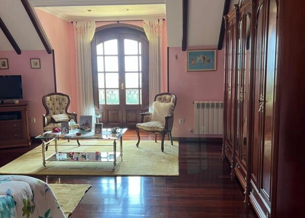 e6cd705a-e04e-4e2d-b93d-232ebab1aecf-64ad4700f06ac