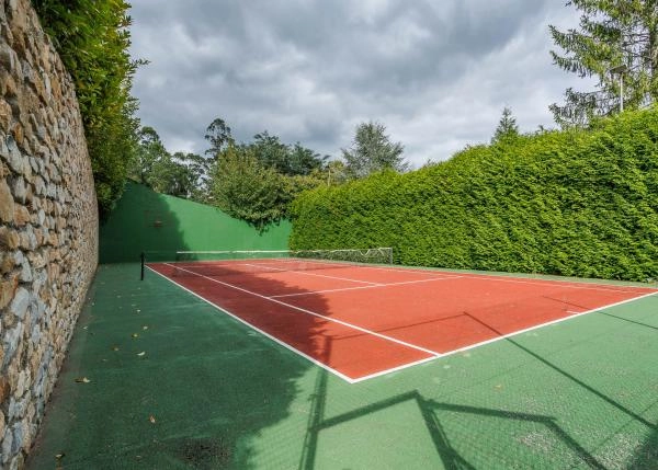 Galicia, La Coruña, Santiago, tennis court